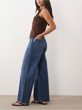 Abercrombie & Fitch Wide-Leg Ankle Crop Jeans in Medium Blue